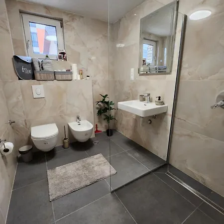 Saraj Lux Jacuzzi Apartment *